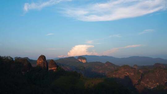 山峰日落延时山峰日出武夷山天空晚霞风景