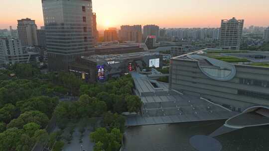 上海嘉定新城TSF购物中心傍晚黄昏航拍视频素材模板下载