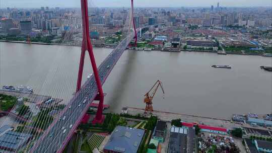 上海市浦东新区杨浦大桥城市车流船只船舶夜视频素材模板下载