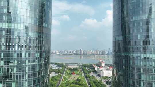 南昌城市建筑风光航拍红谷滩区绿地中央广场
