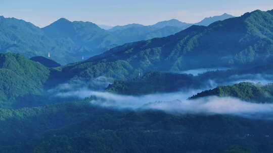 云海山川白云山脉大山峦山峦云雾气山河高山