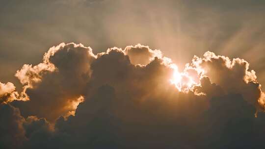 太阳光线穿过云层   拨云见日视频素材模板下载