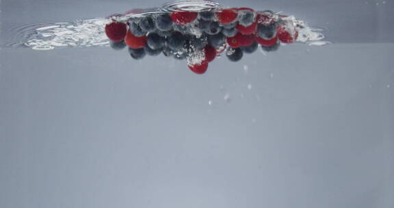 2K高速摄影蓝莓和小番茄落水