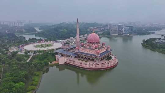 马来西亚布城粉色水上清真寺建筑景观航拍