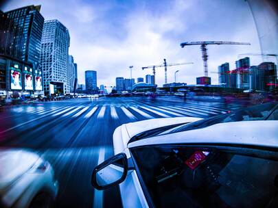 城市街道驾车视角街景