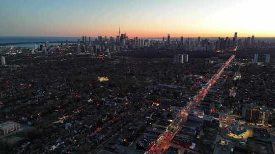 航拍加拿大多伦多市中心摩天大楼汽车街道