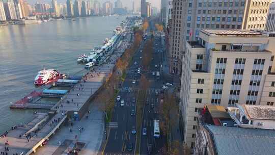 上海黄浦区外滩航拍中山东二路车辆交通风景视频素材模板下载