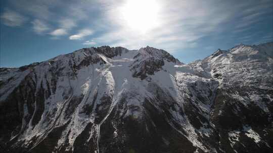 航拍海螺沟冰川雪山山谷