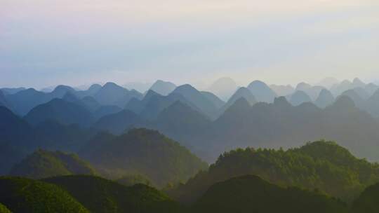 早晨雄伟壮观群山成林云雾延时