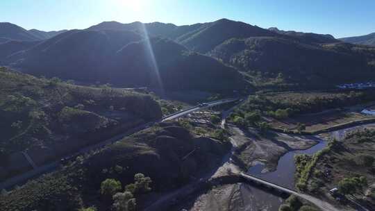 森林公路  航拍开车 航拍 山林驾驶汽车 4k