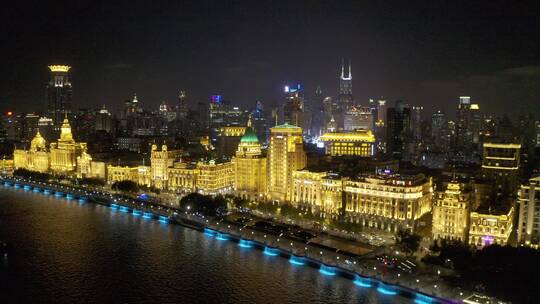 航拍上海夜景外滩陆家嘴万国建筑群