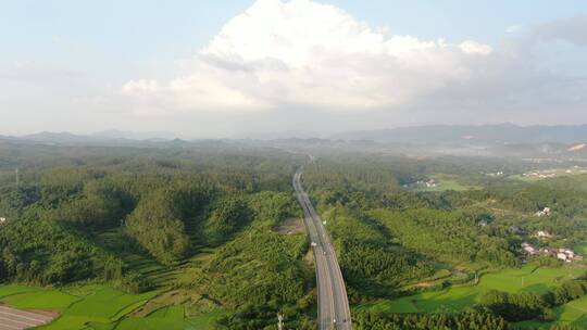 航拍大山高速公路交通