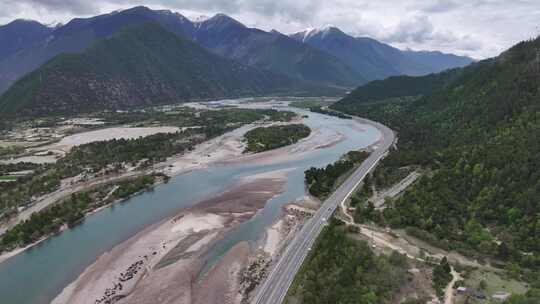 西藏林芝市尼洋河林拉高速公路自然风光航拍