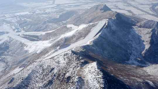 内蒙古呼和浩特马鬃山滑雪场缆车雪景航拍