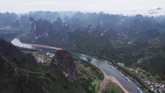 桂林山水烟雨漓江兴坪古镇航拍风光4K