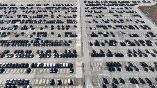 航拍汽车工厂满满停车场视频素材模板下载
