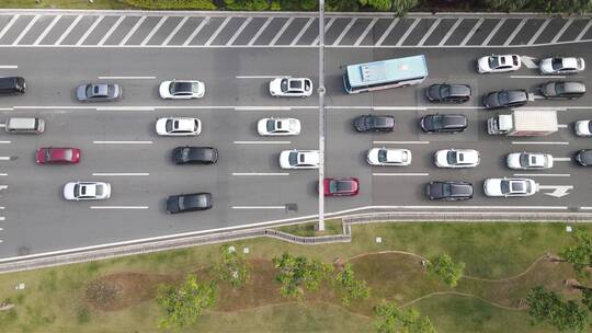 拥堵的城市道路