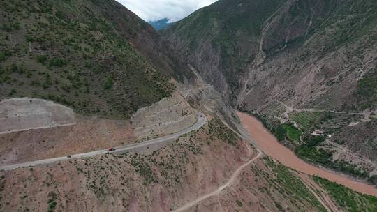 迪庆州澜沧江峡谷德维线公路自然风光