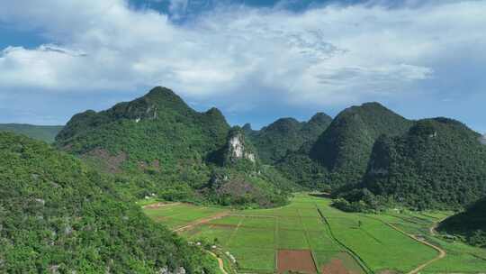 航拍广西美丽乡村自然风光山水如画农村青山