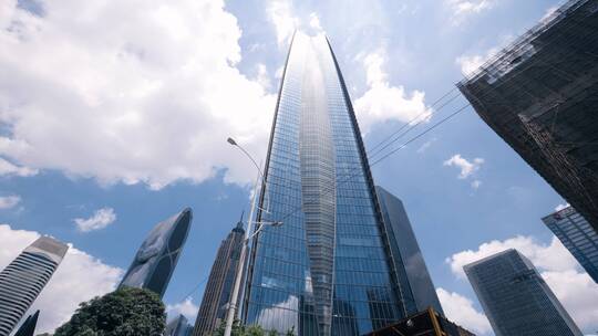 广州市中心高楼大厦玻璃幕墙反射蓝天白云