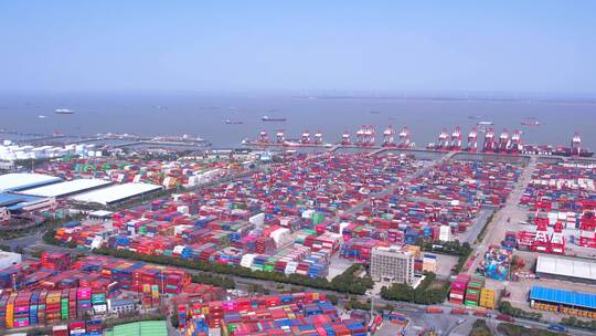 航拍上海外高桥自贸区码头视频素材模板下载