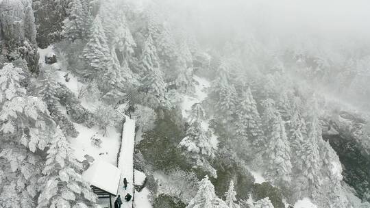 航拍雪山雪景