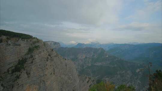 山，云，悬崖，树