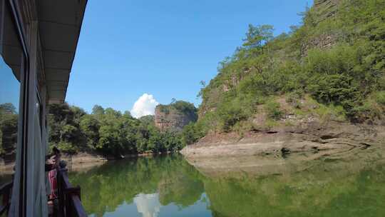 绿色湖泊青山绿水自然风光实拍