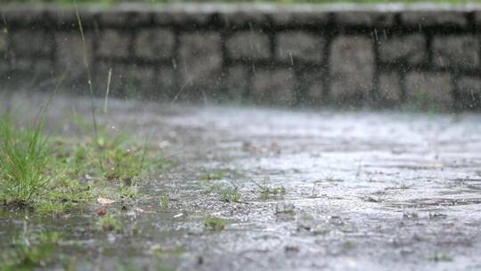 倾盆大雨视频素材模板下载