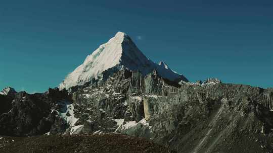 雪山之巅 雪山航拍