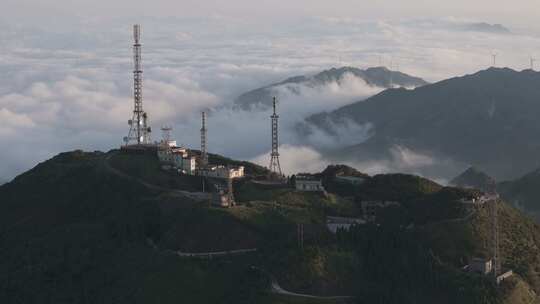 信宜大田顶日出航拍，高山云海，高山公路