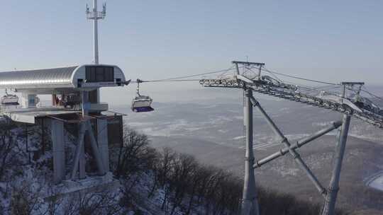 航拍吉林省长春庙香山滑雪场冬季风光