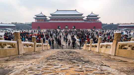 北京下雪中的故宫博物院