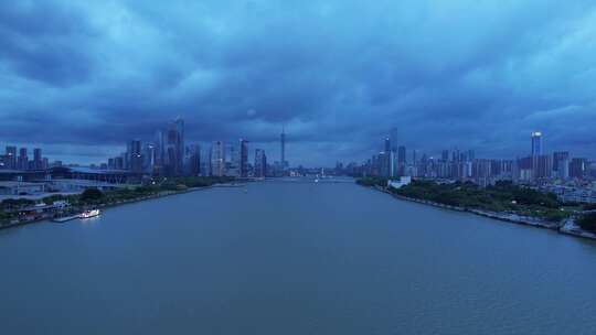 广州珠江阴雨天航拍