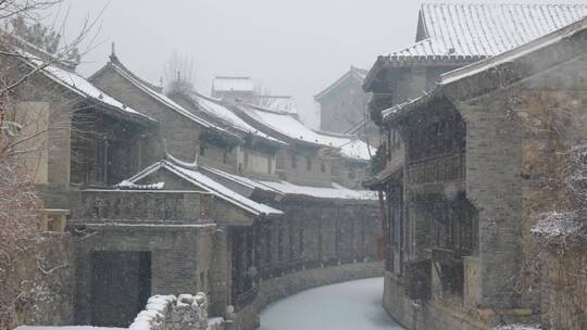 冬季古建房檐雪景