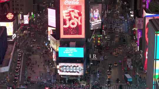 城市航拍纽约时代广场广告人流穿梭逛街购物