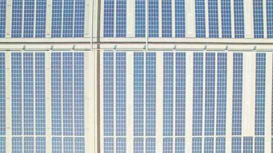 中国山东青岛工厂房顶太阳能电池板航拍