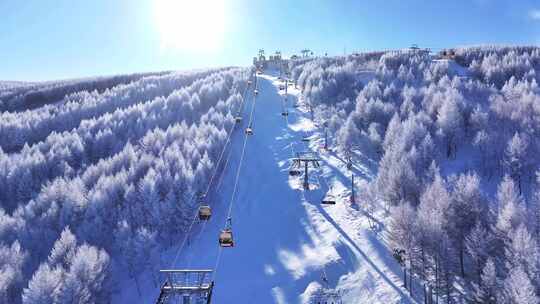 雪季激情的滑雪场航拍