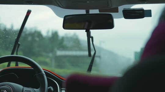雨天高速路驾车行驶视频素材模板下载