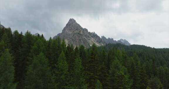 多洛米蒂山区航拍