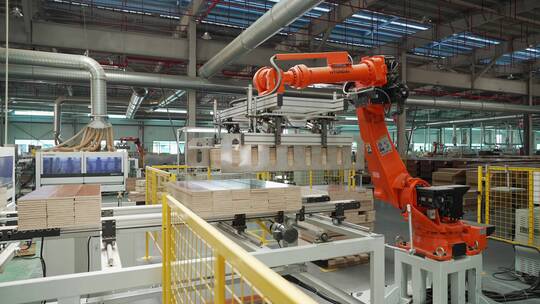 一组4K竹木加工工厂车间自动化机械臂镜头