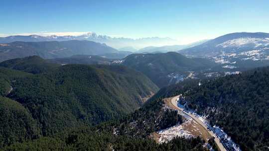 云南香格里拉雪山公路