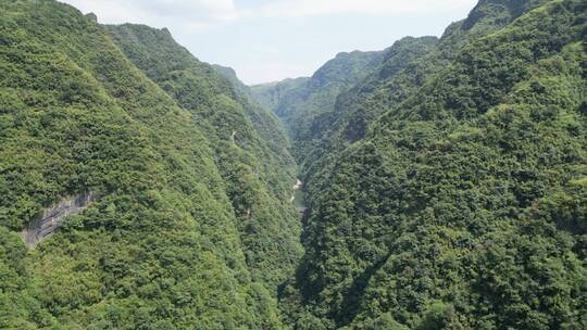 航拍大自然青山山谷风景