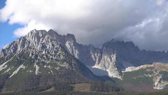 蒂罗尔埃尔茂奥特拉斯阿尔卑斯山怀尔德凯泽的中景