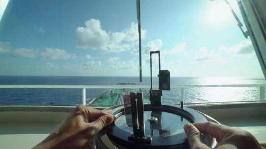 轮船方向盘控制器视频素材模板下载
