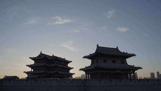 古城墙上的古建筑风景山西大同