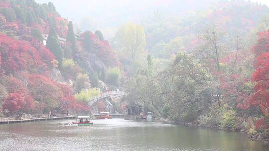 济南红叶谷景区，秋季满山红叶景观