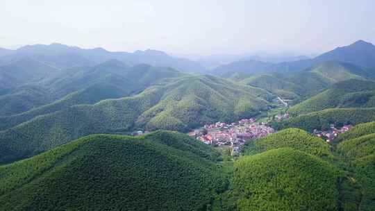 青山大山绿色环境避暑农村