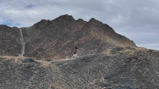 航拍 黑独山 独特地貌 青甘线环 大美中国