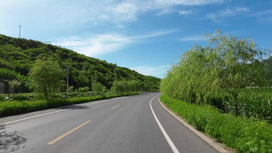 汽车第一视角公路沿途风景美丽公路